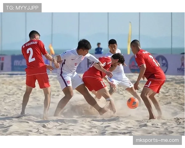 沙滩足球规则要点：无越位与三节制、替换说明