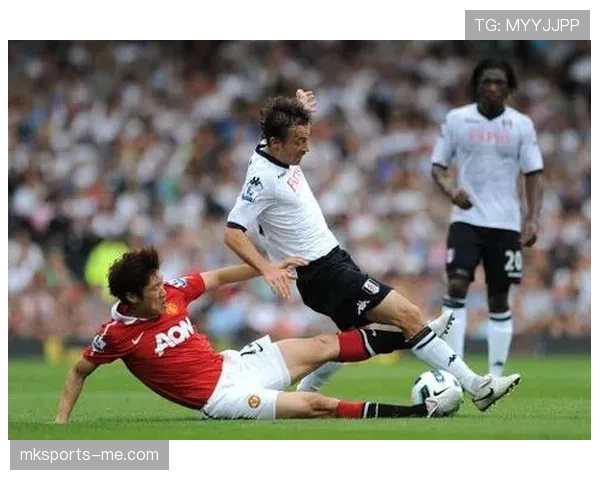 铲球规则：先触球也可能被判犯规的关键要点